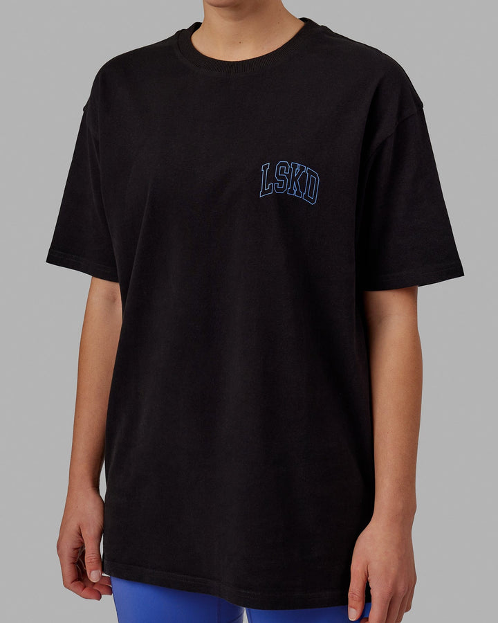 Woman wearing Unisex Guild Heavyweight Tee Oversize - Black