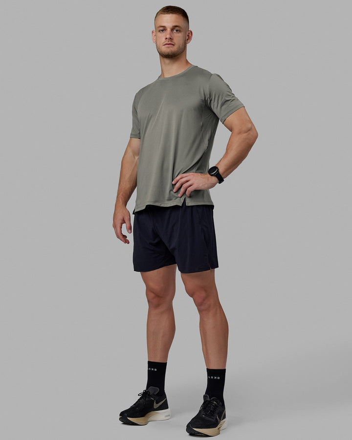 Man wearing Pace Running Tee - Graphite