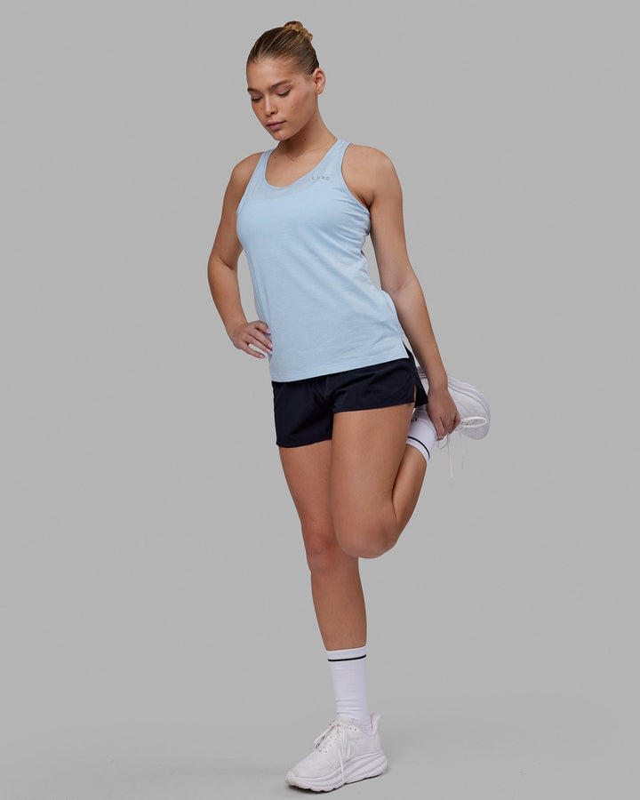 Woman wearing Perform VapourFLX Tank - Windsurfer Marl