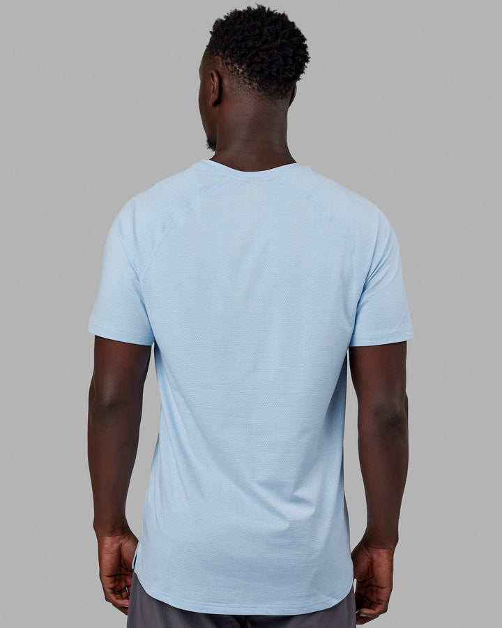 Man wearing Perform VapourFLX Tee - Windsurfer