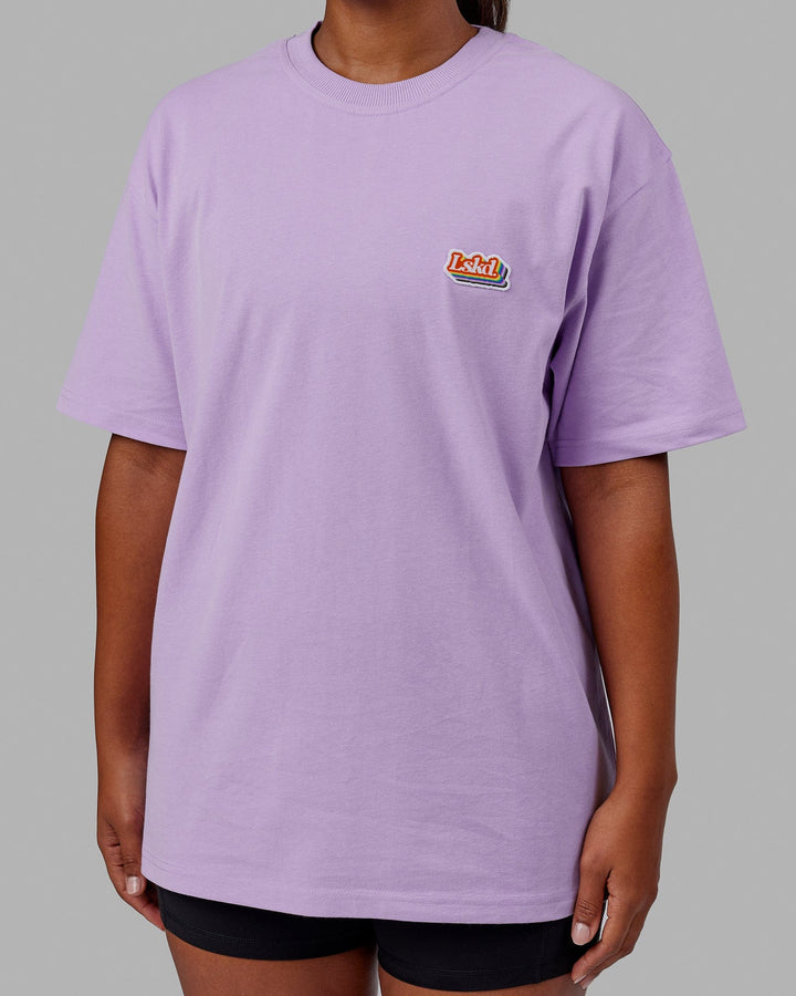 Woman wearing Unisex Radiate Heavyweight Tee Oversize - Pale Lilac
