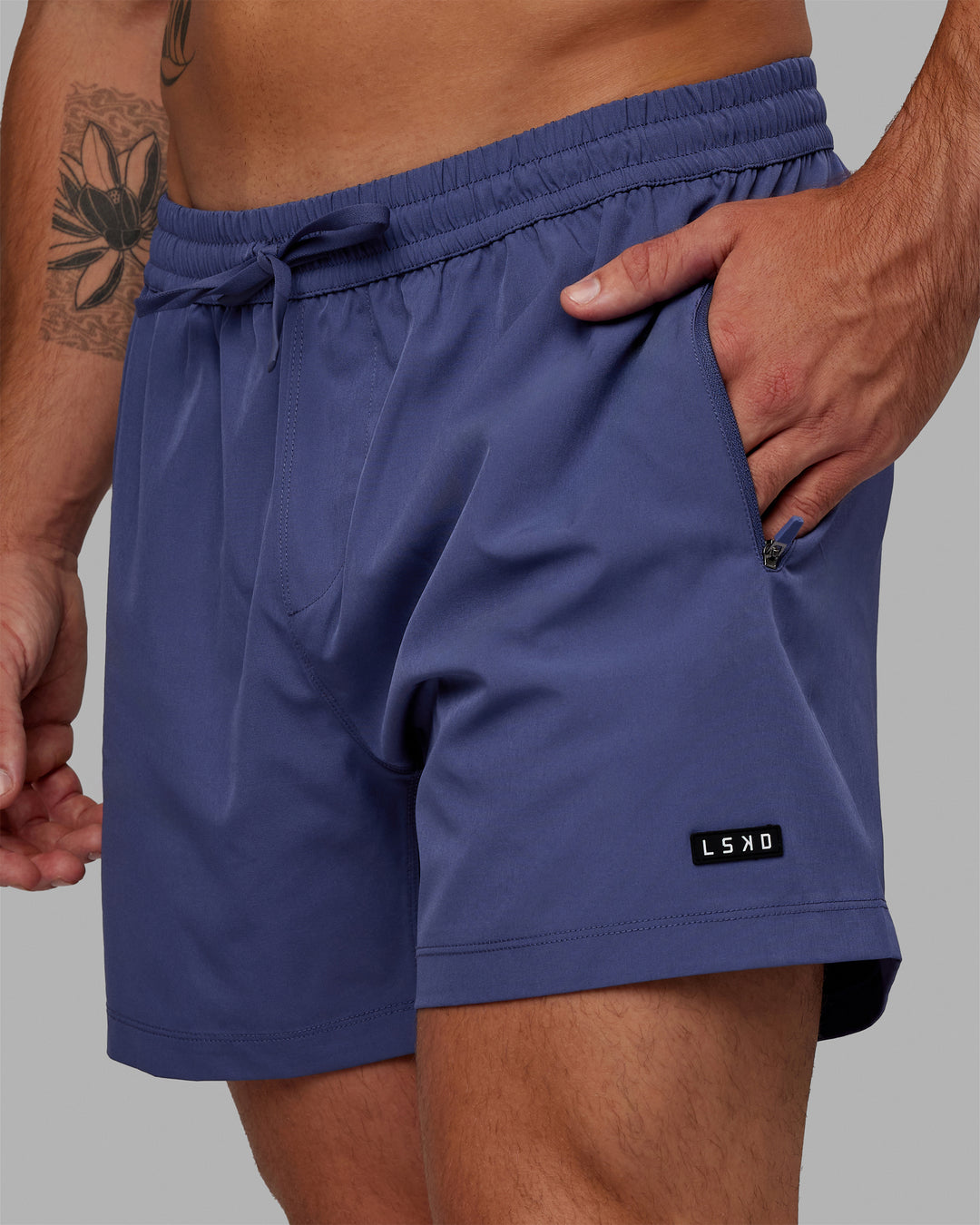 Man wearing Rep 5&