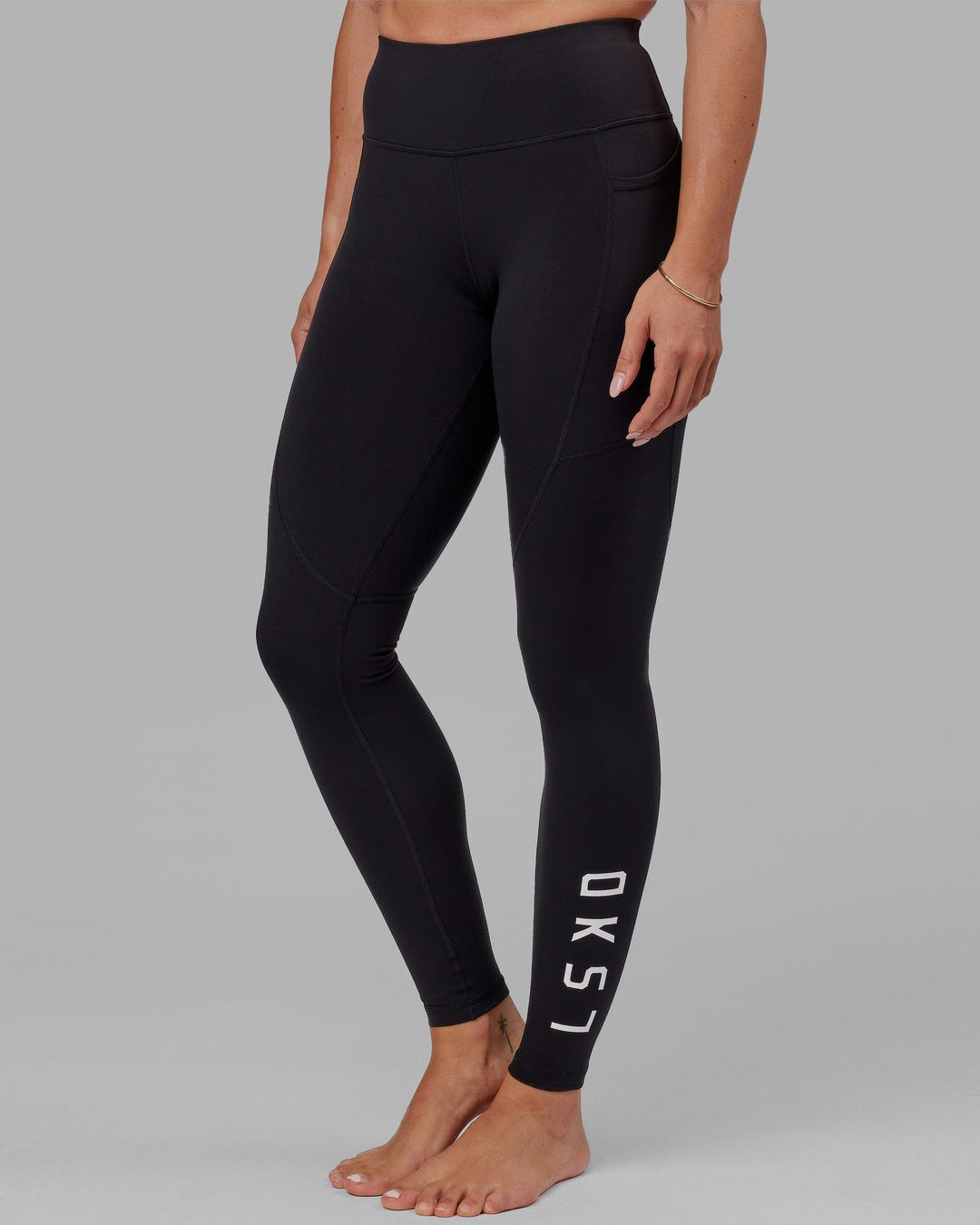 Woman wearing Rep X-Long Tight - Black-White