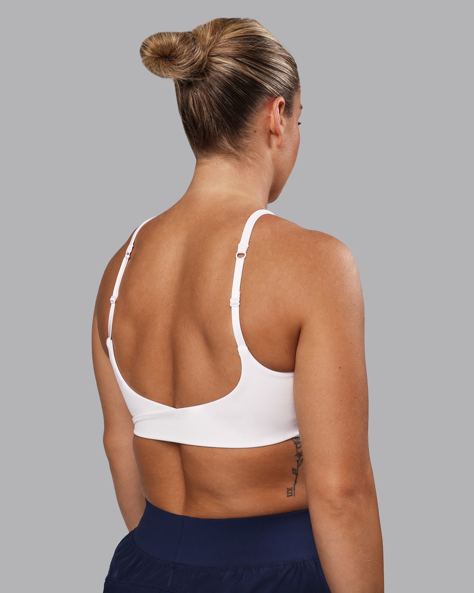 Twist Sports Bra - White | LSKD