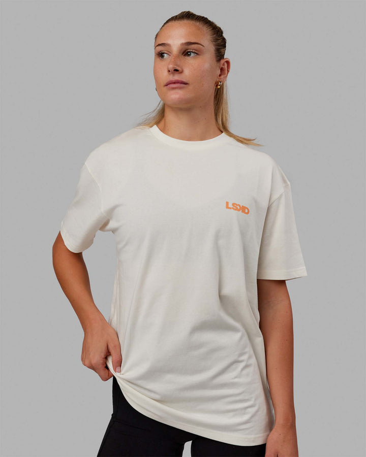 Woman wearing Unisex E.T.J FLXCotton Tee Oversize - Off White-Tangerine