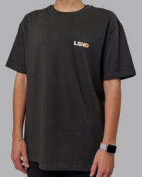 Woman wearing Unisex E.T.J FLXCotton Tee Oversize - Pirate Black-Pop Pink