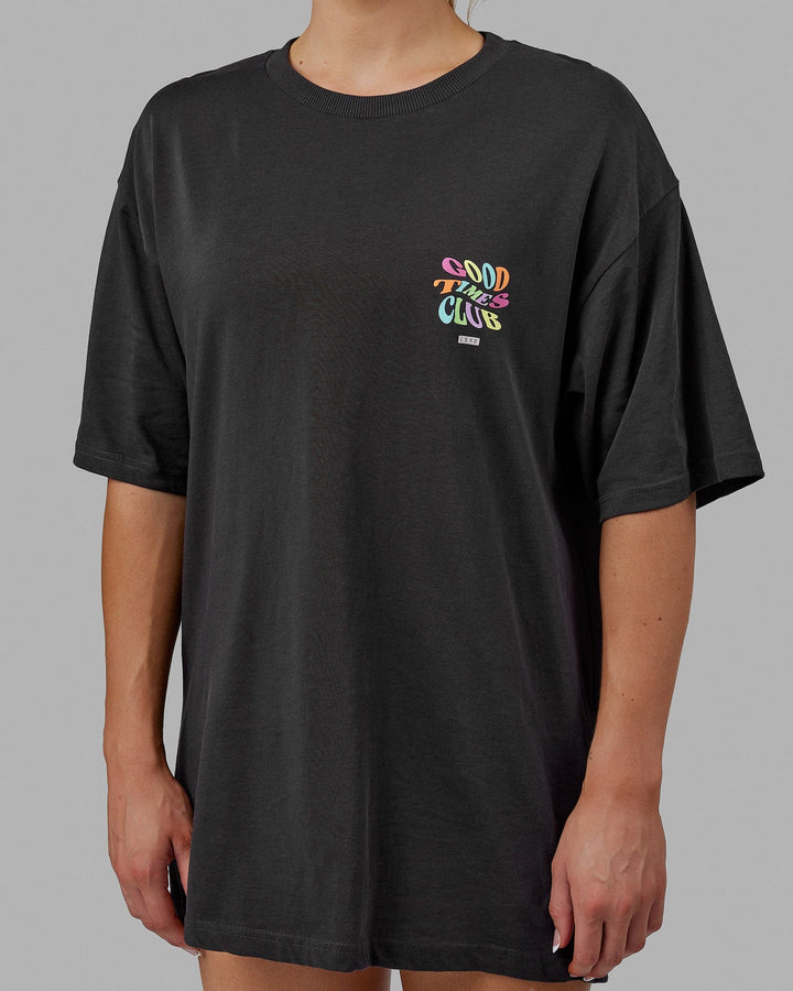 Woman wearing Unisex Good Times Heavyweight Tee Oversize - Phantom-Multi