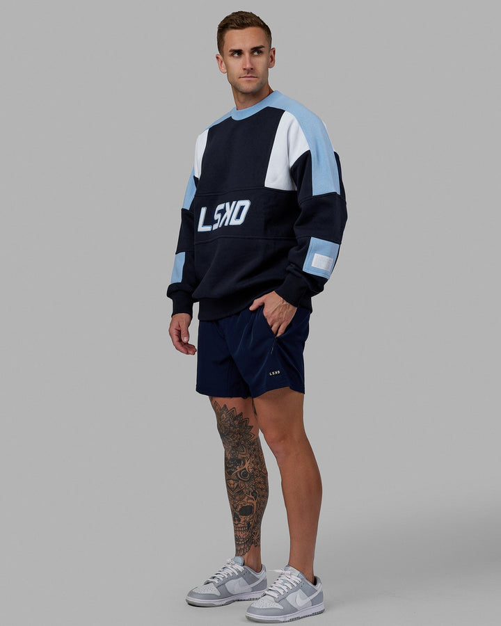 Man wearing Unisex Slam Sweater Oversize - Navy-Blue