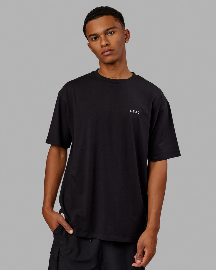 Man wearing VS4 FLXCotton Tee Oversize - Black-White