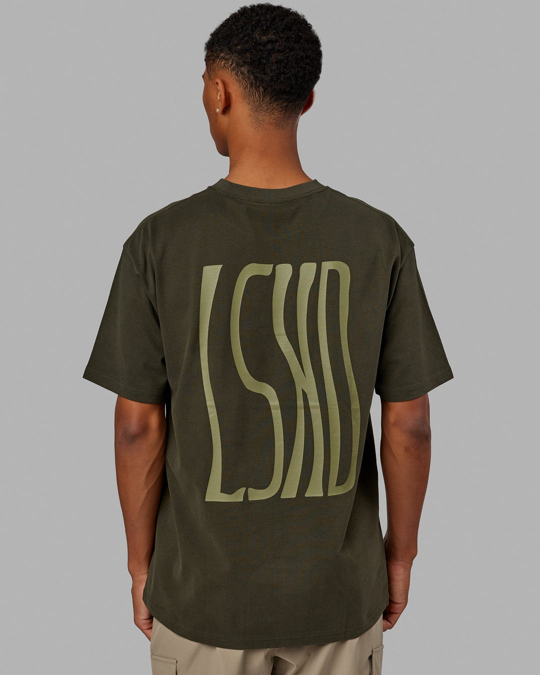 Man wearing Wavy Heavyweight Oversize Tee - Forest Night