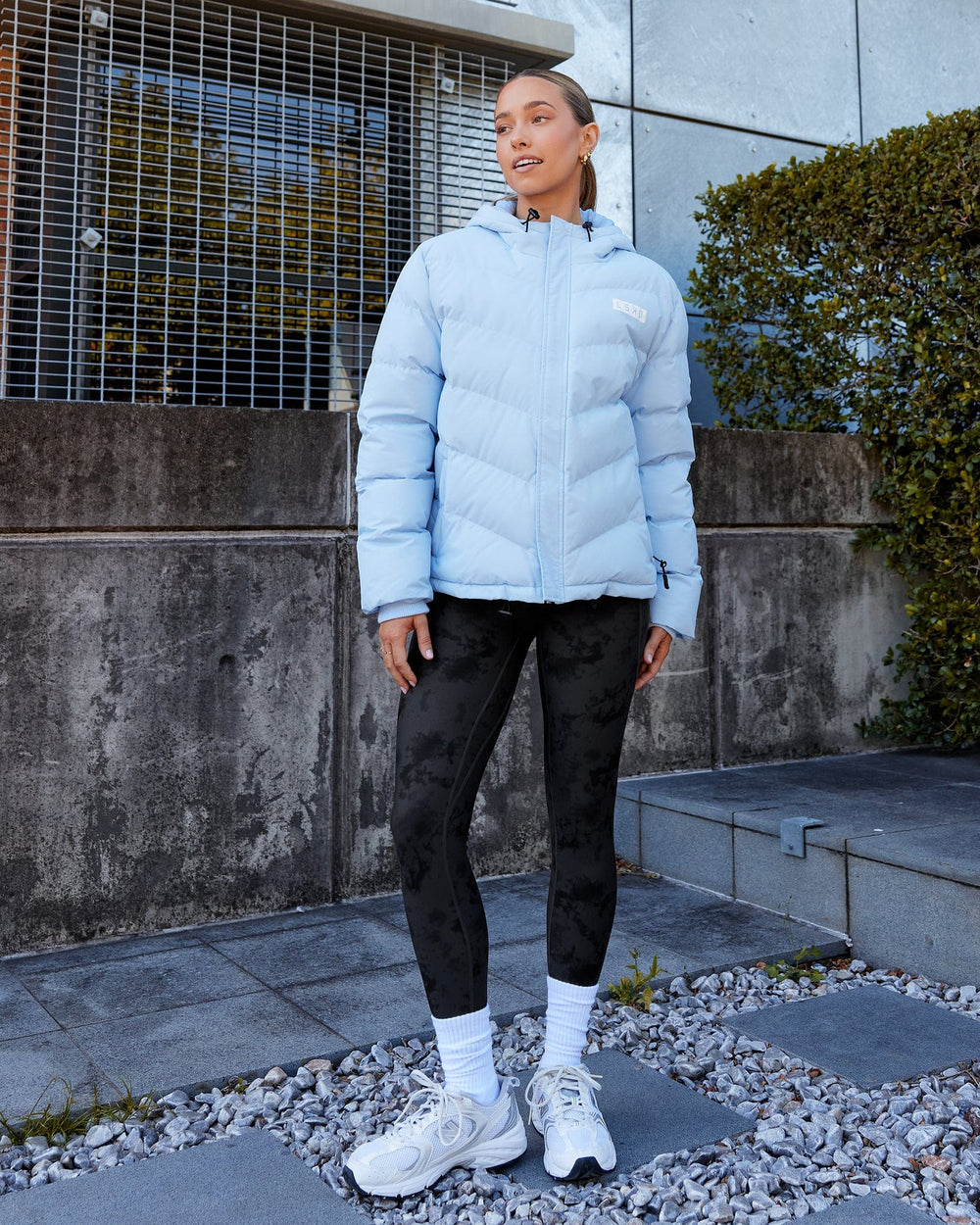 Woman wearing Roasted Puffer Jacket 23 - Windsurfer
