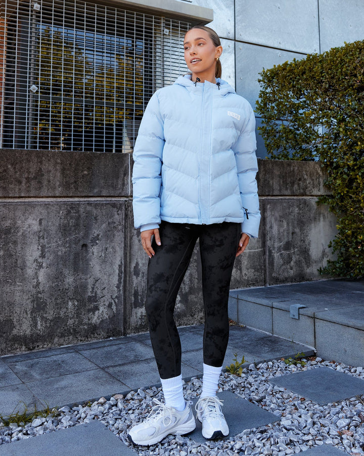 Woman wearing Roasted Puffer Jacket 23 - Windsurfer