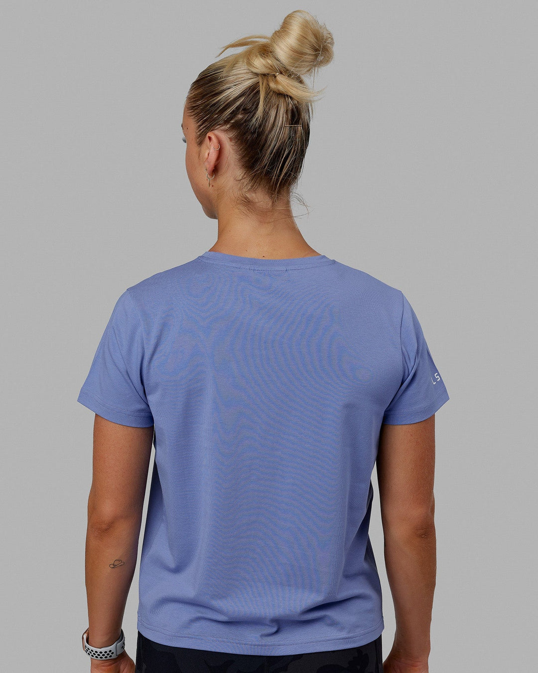 Woman wearing Taylor Tee - Cornflower Blue