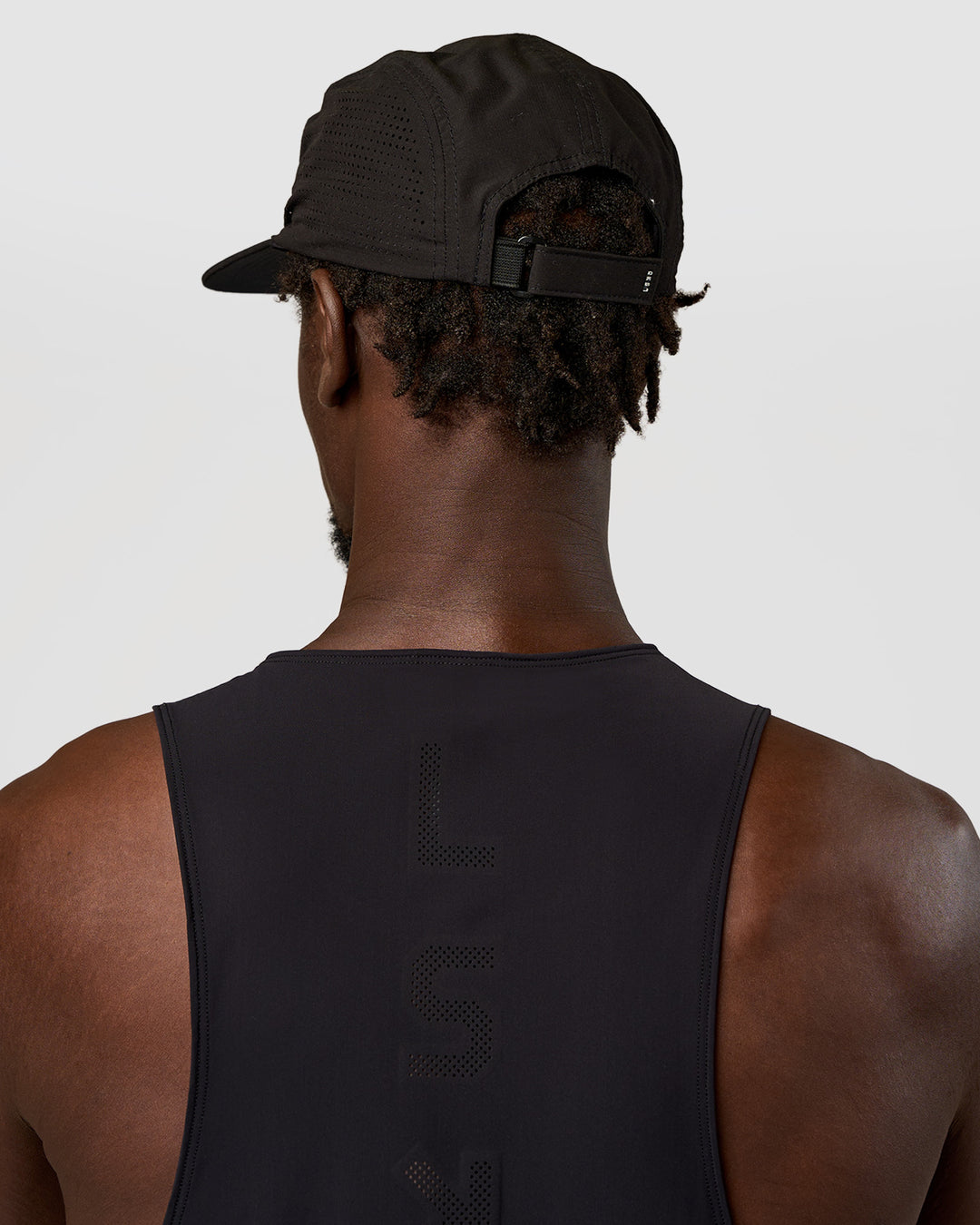 Man wearing Run Club 2.0 Cap - Black - view 3