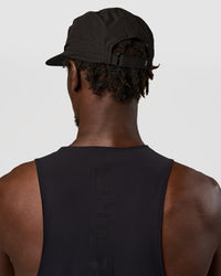 Man wearing Run Club 2.0 Cap - Black | Thumbnail Index: 2