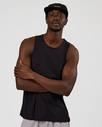 Man wearing Run Club 2.0 Cap - Black | Thumbnail Index: 5