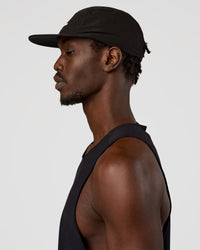 Man wearing Run Club 2.0 Cap - Black | Thumbnail Index: 4