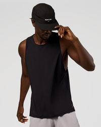 Man wearing Run Club 2.0 Cap - Black | Thumbnail Index: 1