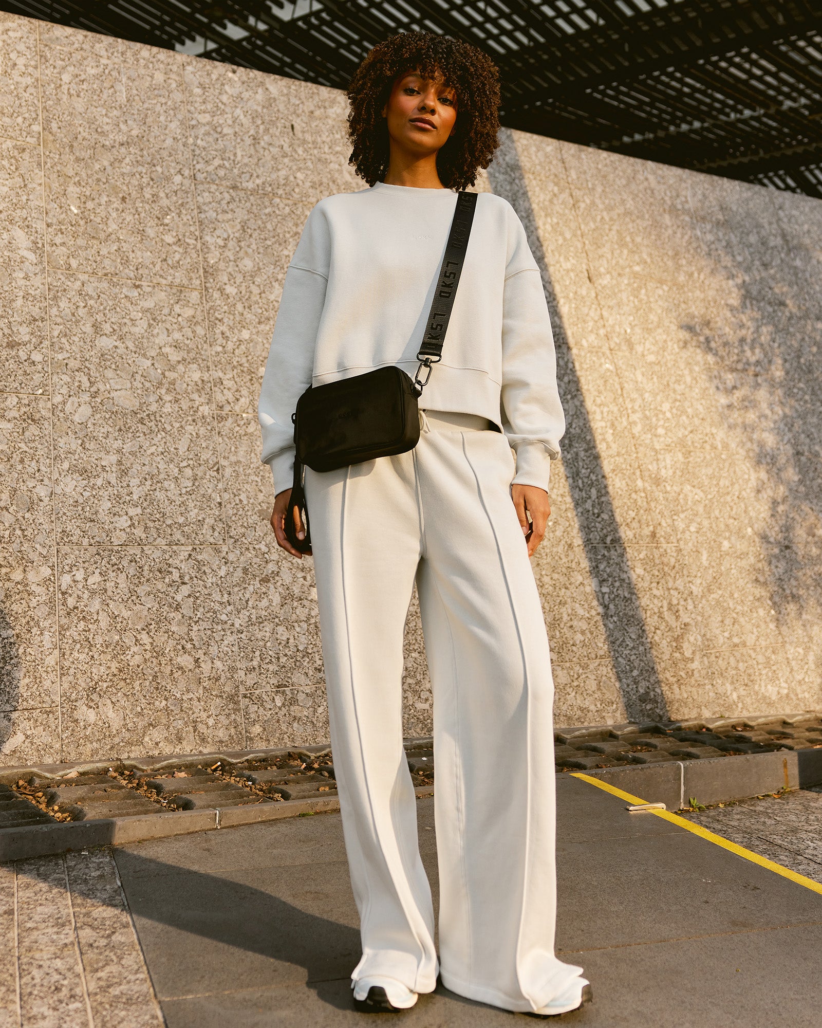 Woman wearing MVP Oversized Sweater - Digital Mist | Model:Tomi | Size:S