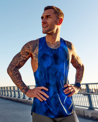 Man wearing Pursuit Training Tank - Fade Print | Model:Tommy | Size:S