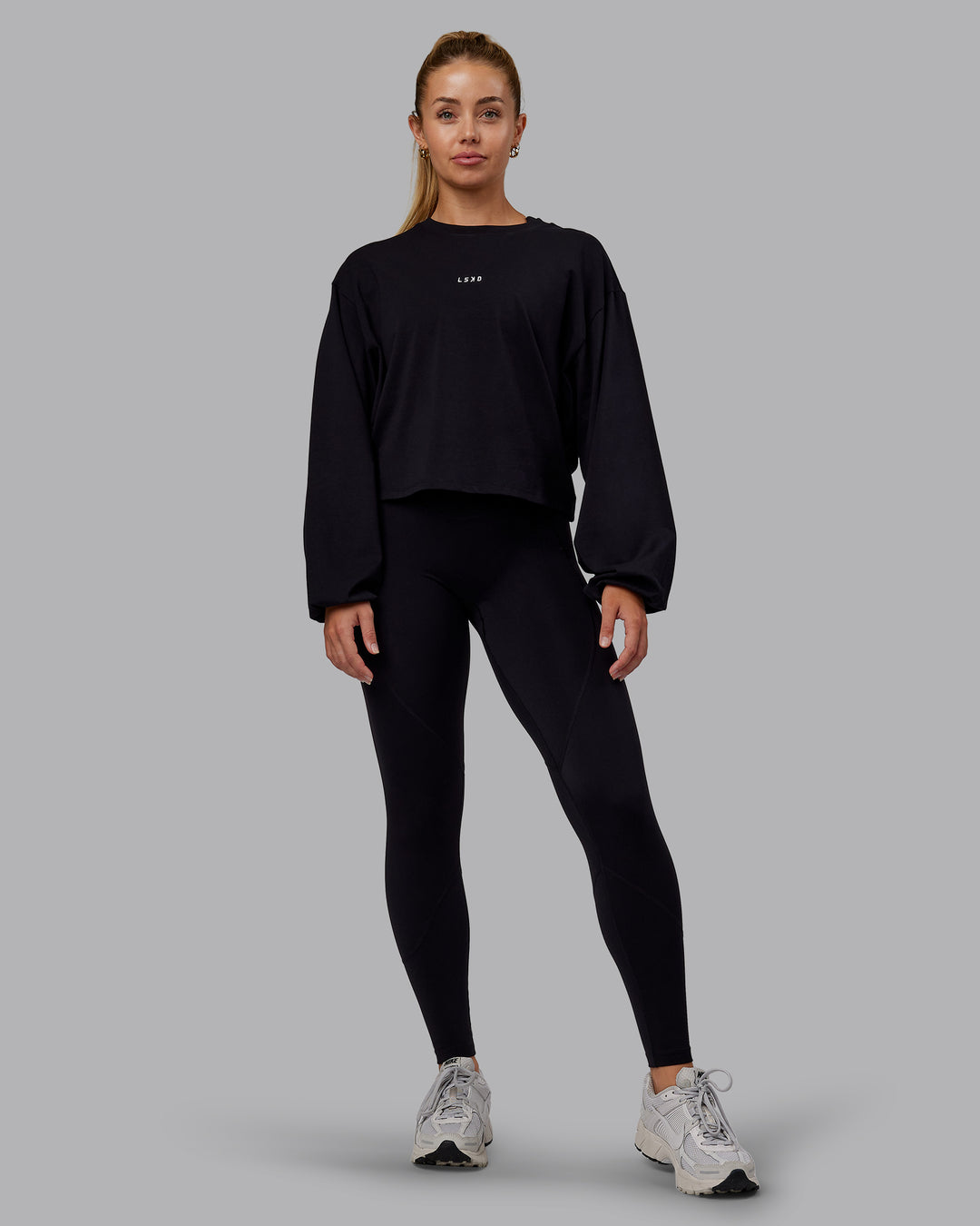 Woman wearing Go-To Balloon Sleeve FLXCotton Tee - Black | Model:Hannah | Size:S