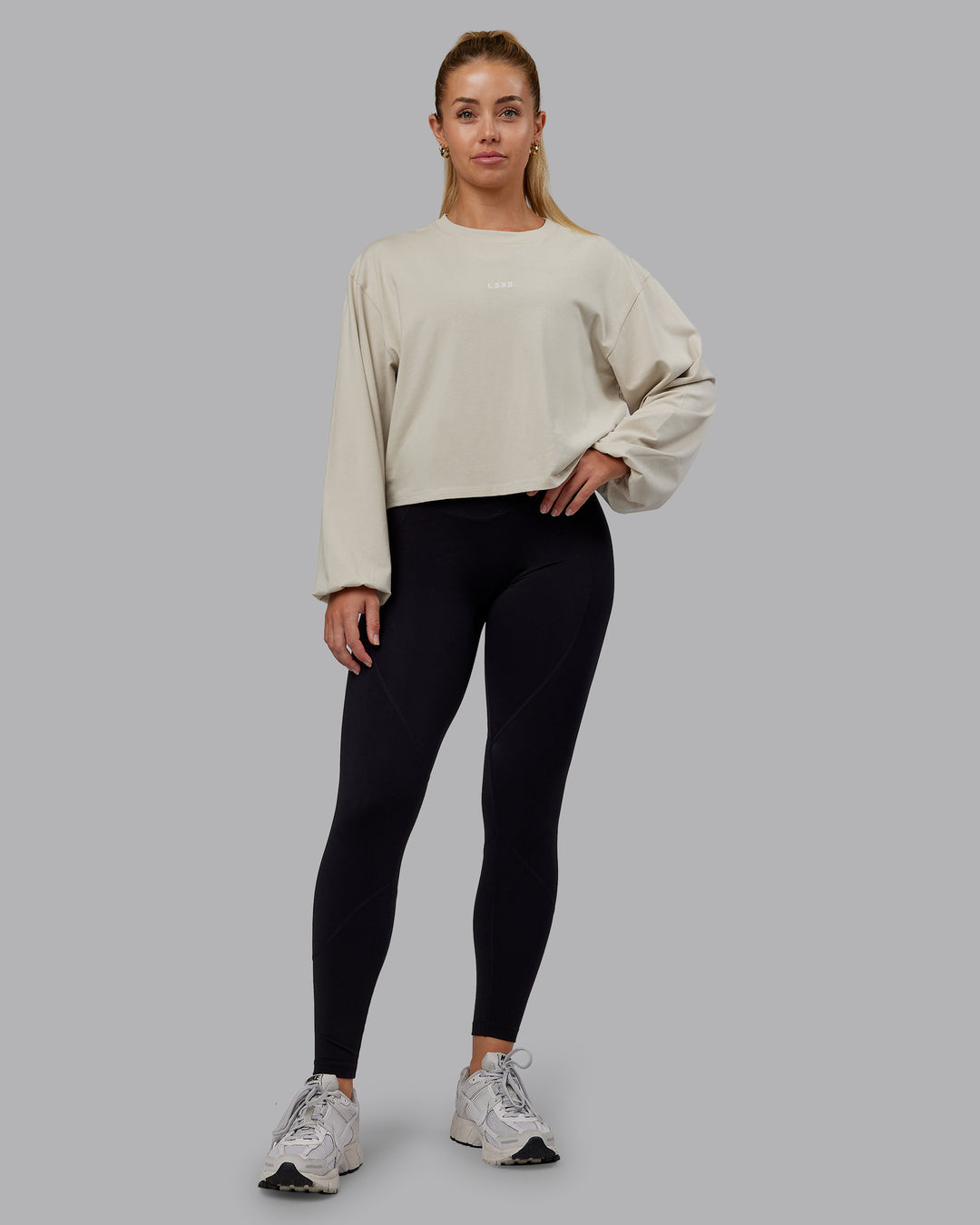 Woman wearing Go-To Balloon Sleeve FLXCotton Tee - Shale Beige | Model:Hannah | Size:S