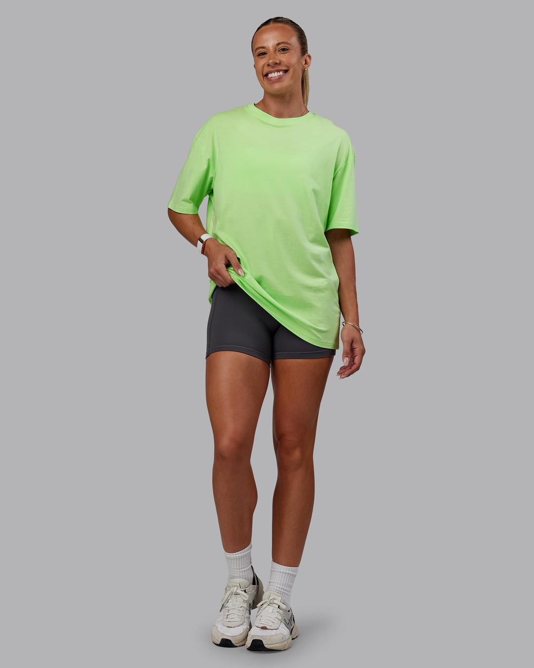 Woman wearing Bree Masters Unisex Vision FLXCotton Tee Oversize - Pastel Lime-Stormy