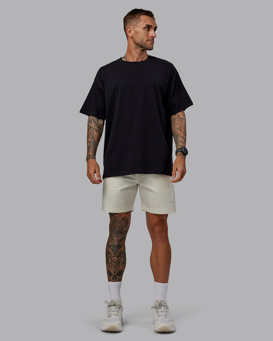Man wearing Daily 7&quot; Short - Bone | Model:Tommy | Size:S