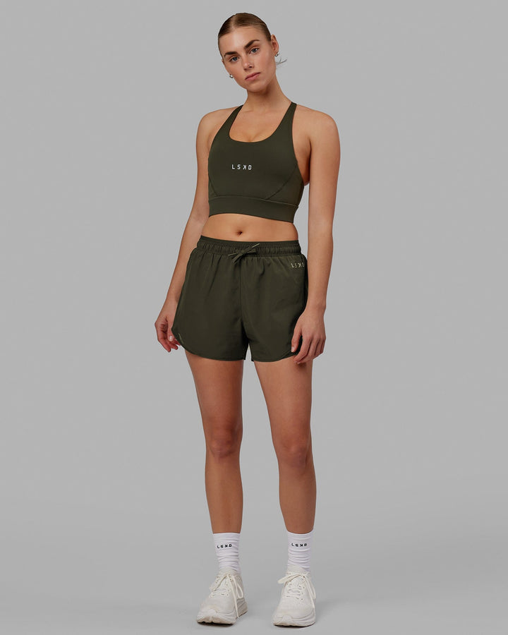 Woman wearing Dynamic Run Short - Forest Night