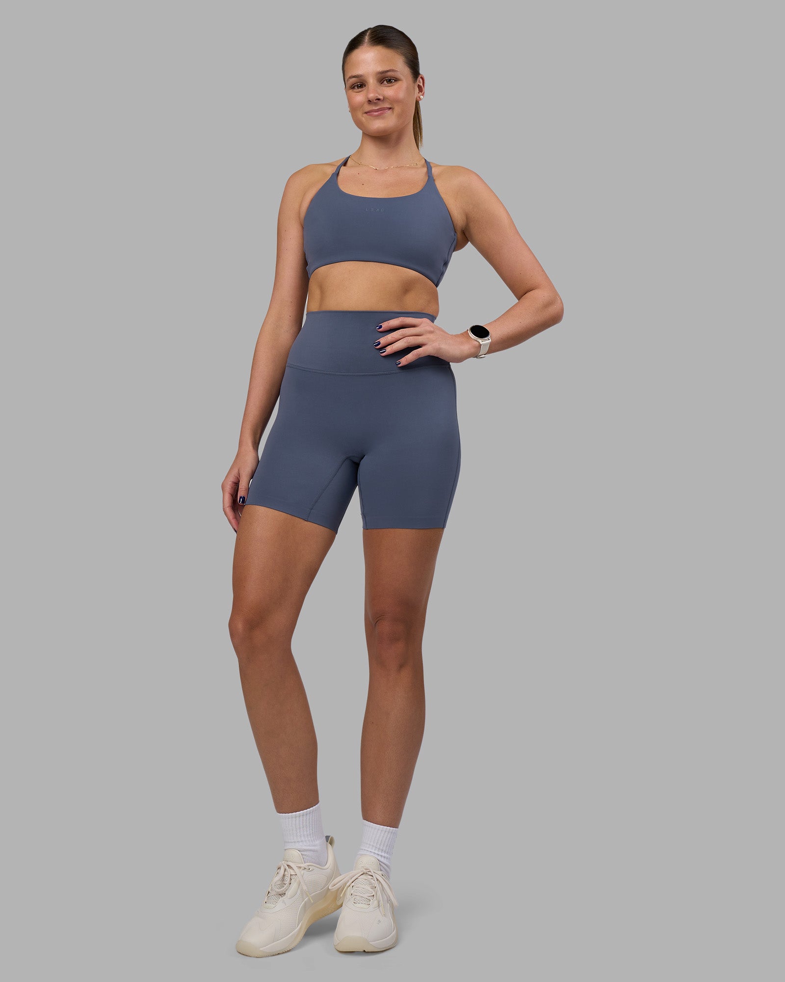 Woman wearing Elixir Ultra High-Rise 6" Short - Night Shadow | Model:Phoebe | Size:S