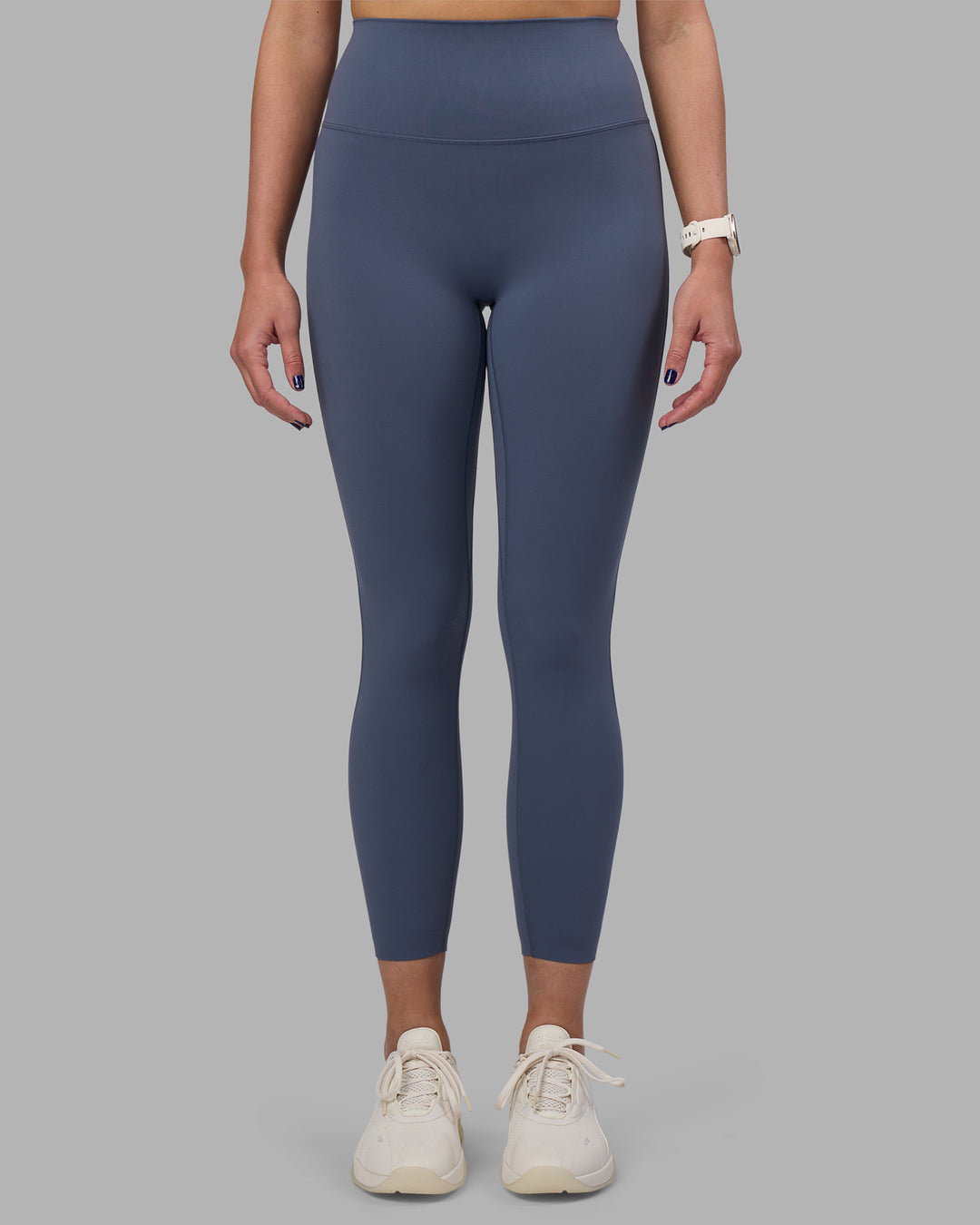 Woman wearing Elixir Ultra High-Rise 7/8 Legging - Night Shadow | Model:Phoebe | Size:S