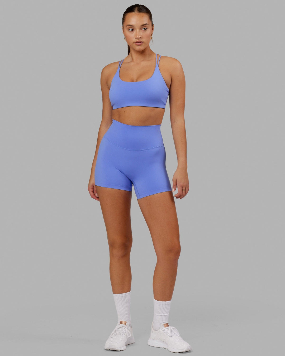 Woman wearing Elixir X-Short Tight - Indulgent Blue