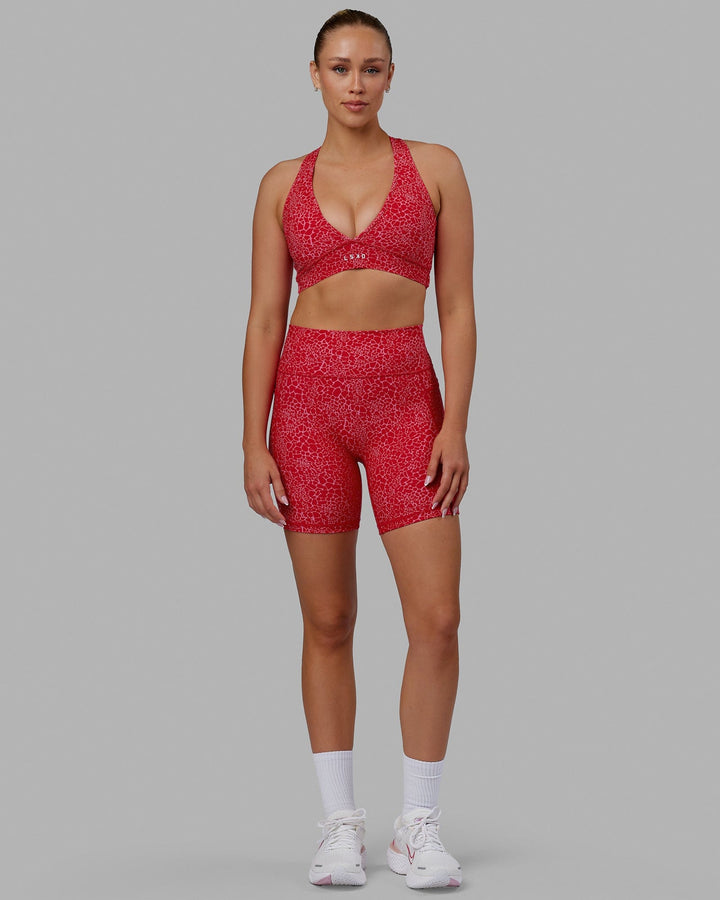 Woman wearing Fusion Mid Short Tights - Pink Vitality