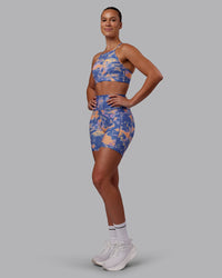 Woman wearing Fusion Ultra High-Rise 6" Short Pockets - Apricot Mist | Model:Charlize | Size:S