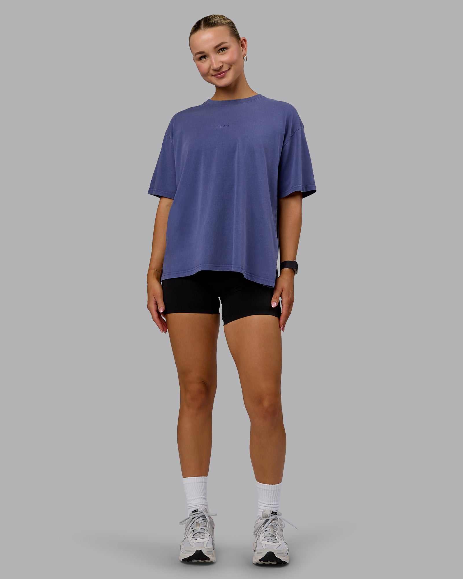 Woman wearing Go-To FLXCotton Oversized Tee Washed - Future Dusk