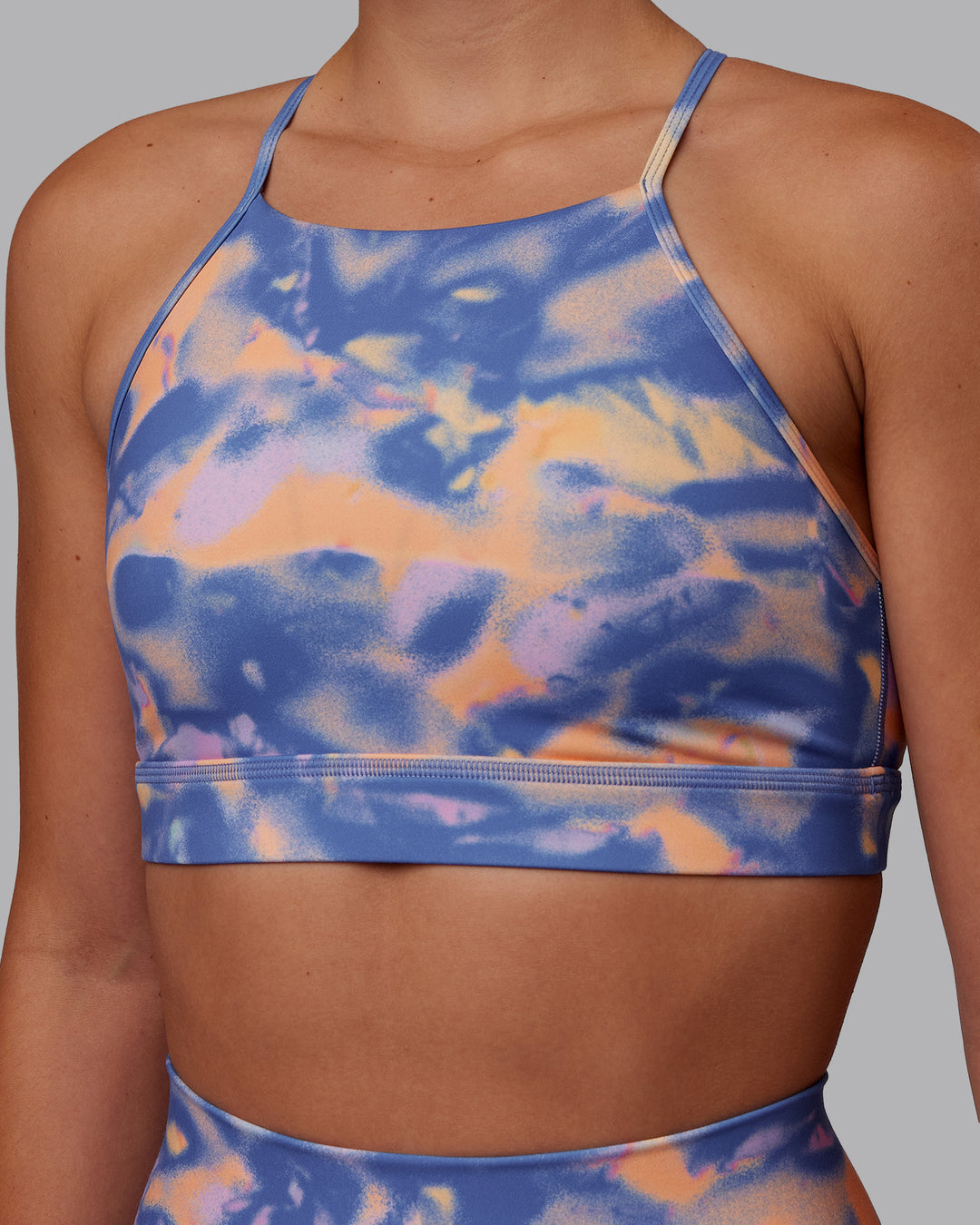 Woman wearing Lift High Neck Sports Bra - Apricot Mist | Model:Charlize | Size:S