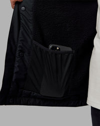 Man wearing Marshall 2.0 Jacket - Black | Model:Tommy | Size:S