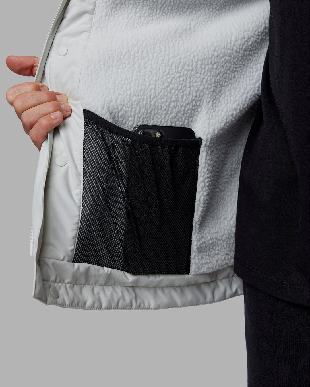 Man wearing Marshall 2.0 Jacket - Digital Mist | Model:Tommy | Size:S