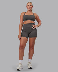 Woman wearing Momentum Sports Bra D/DD/E - Dark Storm | Model:Lilli | Size:S