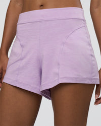 Woman wearing Movement CloudFLX 3" Short - Orchid Bloom Marl | Model:Tomi | Size:S
