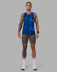 Man wearing Pursuit Training Tank - Fade Print | Model:Tommy | Size:S