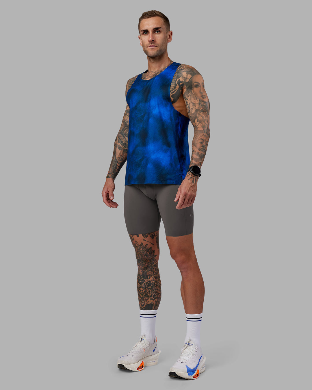 Man wearing Pursuit Training Tank - Fade Print | Model:Tommy | Size:S