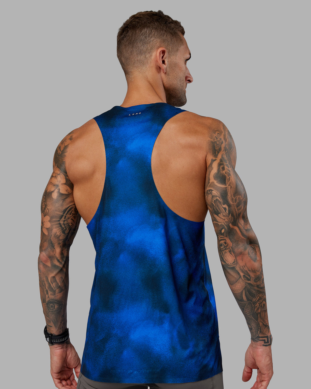 Man wearing Pursuit Training Tank - Fade Print | Model:Tommy | Size:S