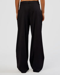 Woman wearing StretchShift Wide Leg Pant - Black | Model:Ruby | Size:S