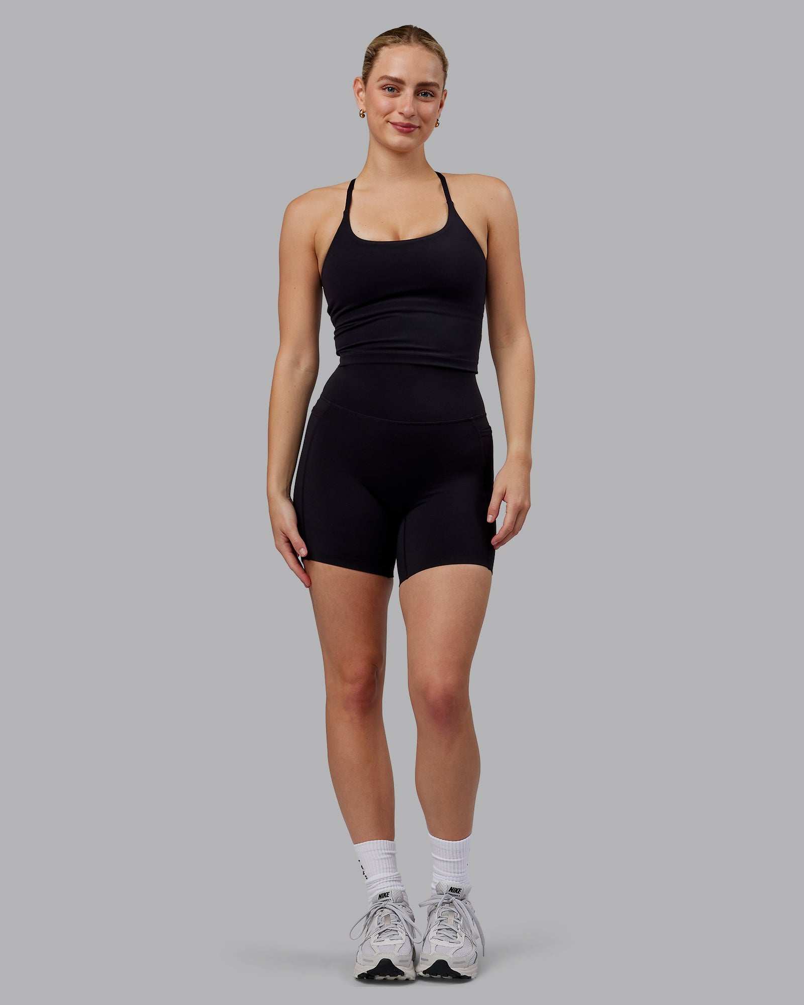 Twist Shelf Bra Tank - Black | LSKD