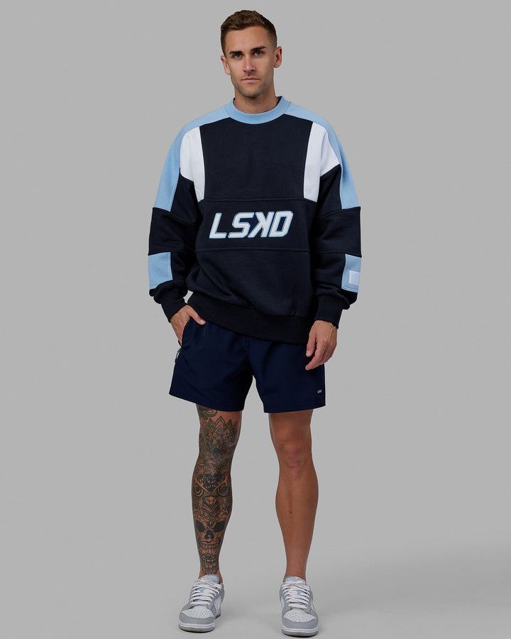 Man wearing Unisex Slam Sweater Oversize - Navy-Blue