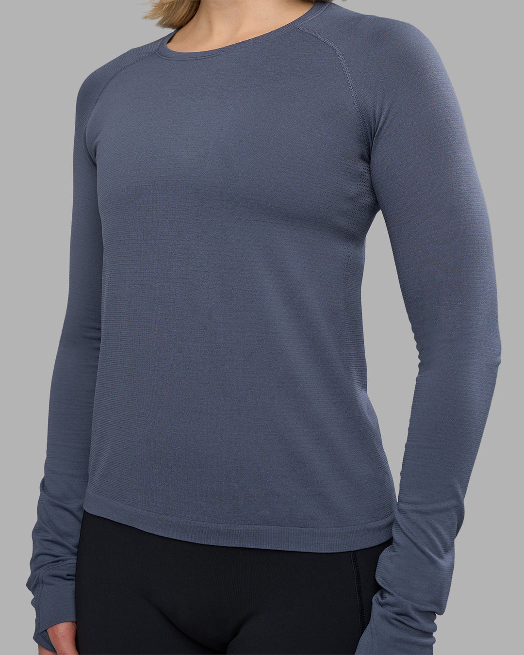 Woman wearing AeroFLX+ Seamless Long Sleeve Tee - Night Shadow/Night Shadow | Model:Halle | Size:S