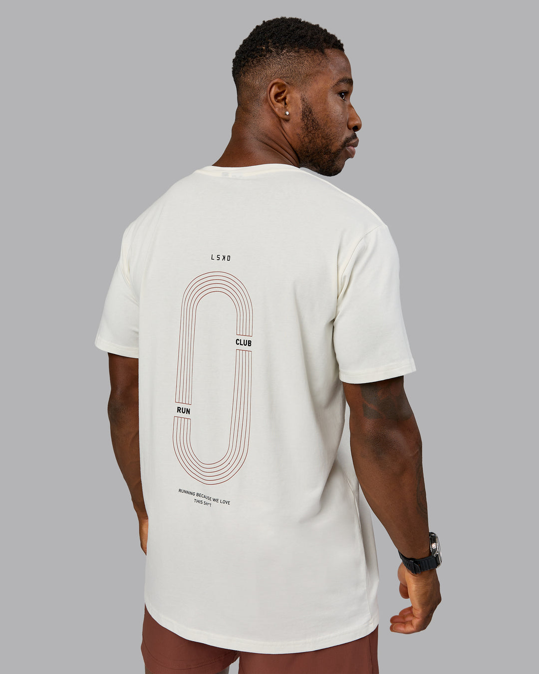 Man wearing Track FLXCotton Tee - Off White-Mahogany | Model:Sam | Size:L
