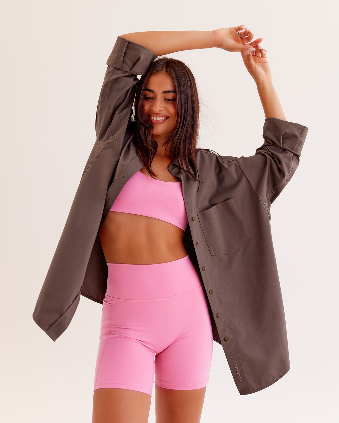 Woman wearing Go-To Oversized Shirt - Cocoa | Model:Ruby | Size:XS