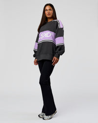 Woman wearing A-Team Sweater Oversize in Dark Storm-Pale Lilac | Model:Bianca | Size:XS